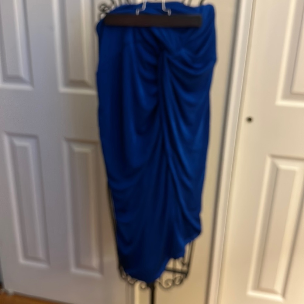 Gorgeous blue knotted deep thigh-split skirt